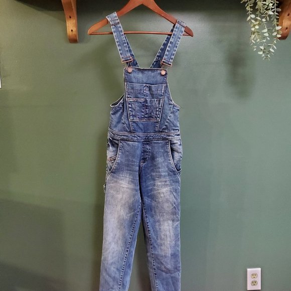 ⭐Host Pick⭐ Blank NYC | Denim Overalls - Picture 1 of 4